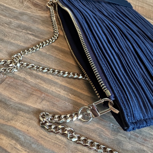 Max&Co Max Mara Navy Blue Ruffle Gold Chain Crossbody Clutch Bag New - Picture 8 of 8